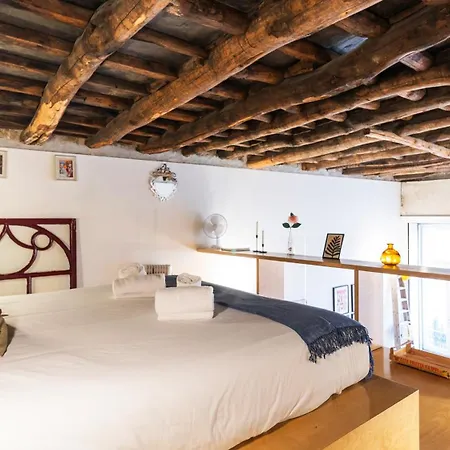 Eccentric Mouzinho Mezzanine By Lovelystay