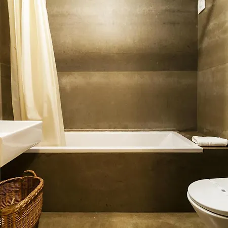 Eccentric Mouzinho Mezzanine By Lovelystay דירה